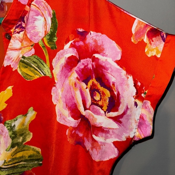 EUC Natori Short Dolman Sleeve Floral Rose Pajama Top Button Front Size Medium - Picture 5 of 7